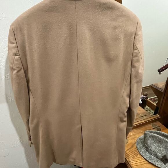 Classic Tan Men's Sportcoat - Picture 2 of 4